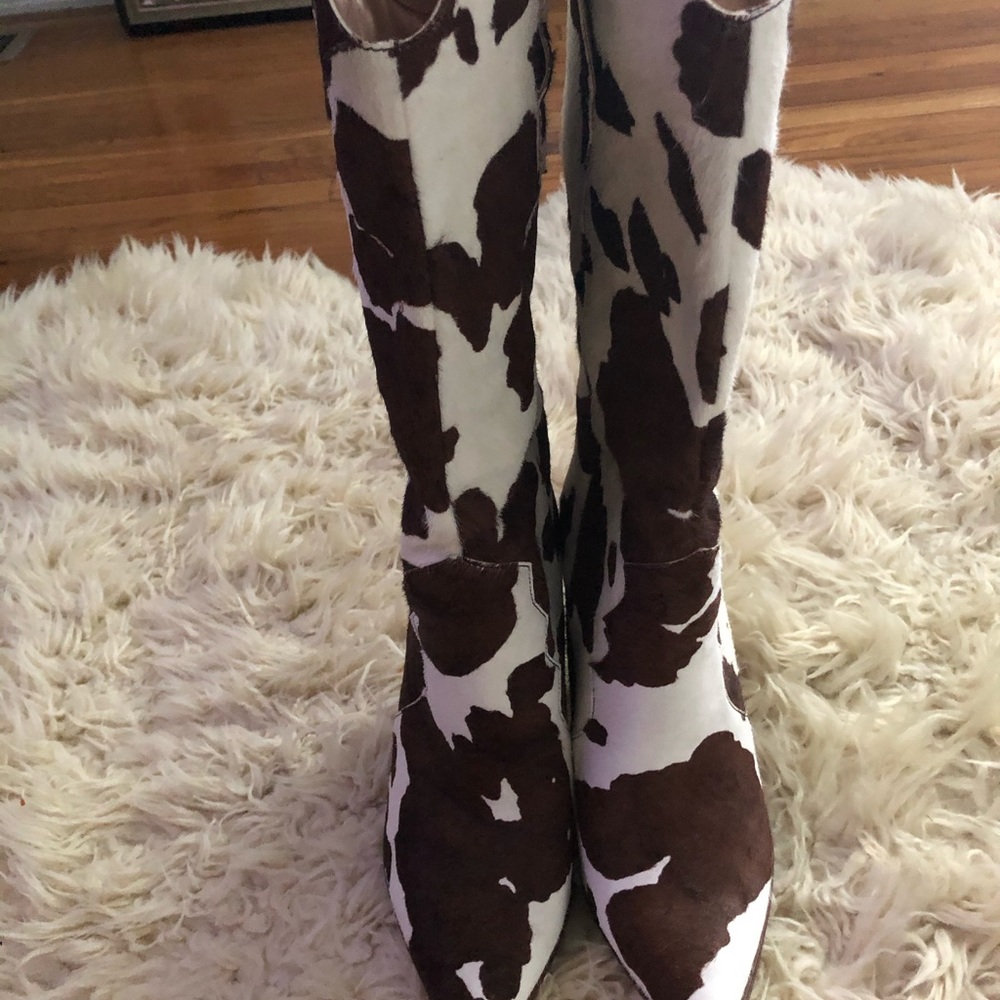 Boots - Picture 3 of 5